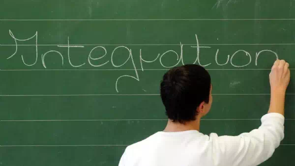 Integrationsbericht - Zuzug bringt Schulen und Arbeitsmarkt ins Wanken