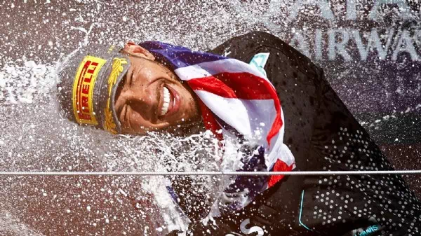 Presse nach Briten-GP - „Lewis Hamilton kehrt als jubelnder König zurück!“