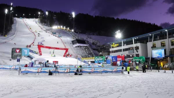 Inklusive neue Tribüne - Schladminger Planai für Flutlichtspektakel bereit