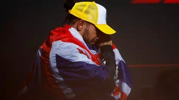 Emotionaler Sieg - Hamilton: „Ich kann nicht aufhören zu weinen“