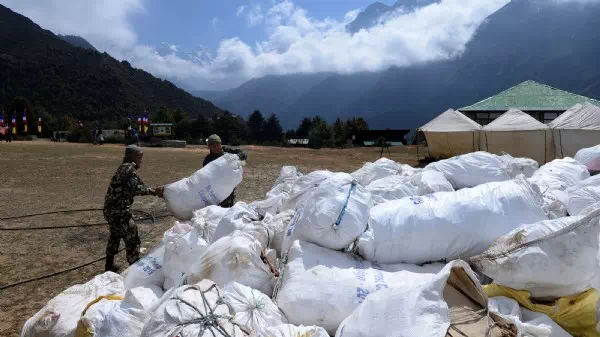 Heftiges Kotproblem - Mount Everest: Das Kackerl muss wieder in Sackerl