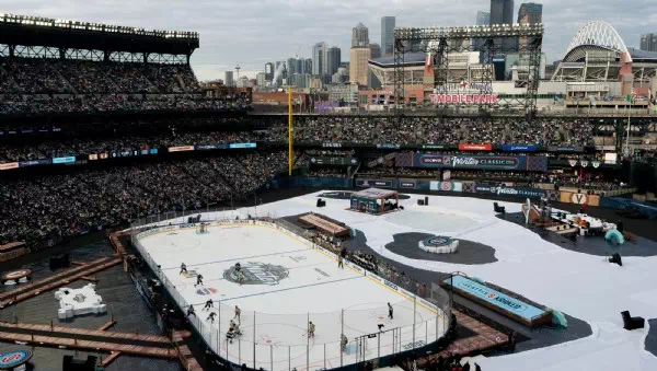 Fast 50.000 Zuschauer - Seattle besiegt Vegas im NHL-Freiluftspiel
