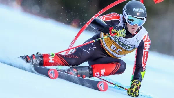 Auf der Einfahrpiste - Kanadier stürzt, ÖSV-Arzt rettet ihm das Leben