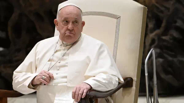 Gesundheitsprobleme - „Ich lebe noch“: Papst schließt Rücktritt aus