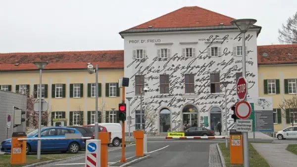 Behandlung abgelehnt - Domina-Mörder kämpft um seine Behandlung in Klinik