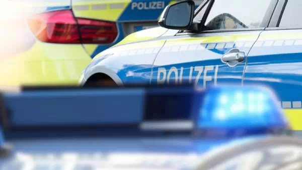 Wohnung gestürmt - Dreijährige befreit: Polizei nimmt Mann (70) fest