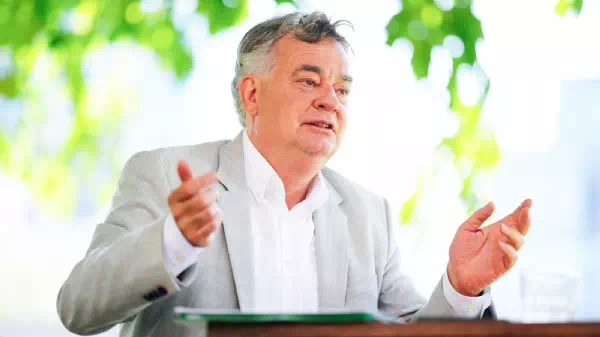 Will zusammenarbeiten - Kogler zu Streit: „Sind nicht im Kindergarten“