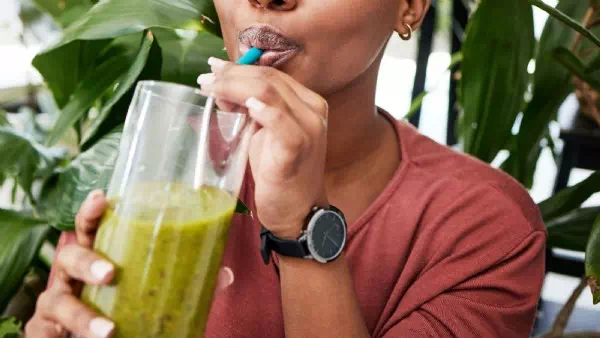 Smoothies, Säfte & Co. - Zu viel Fruktose begünstigt eine Fettleber