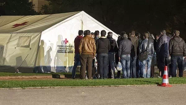 Österreich-Vergleich - Asyl: Bezahlkarte gibt es bisher nur in Tirol