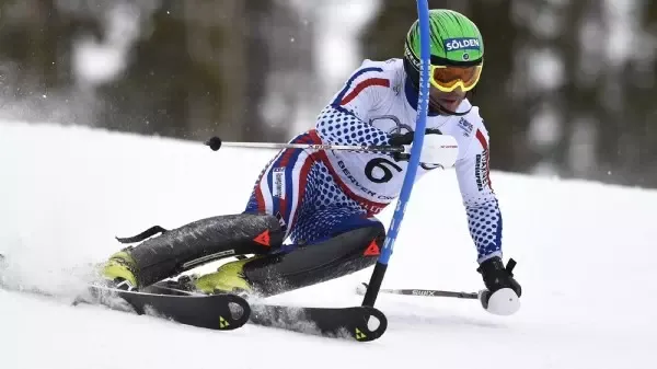 Angst vor der Front? - Ex-Schladming-Sieger fährt trotz FIS-Sperre weiter
