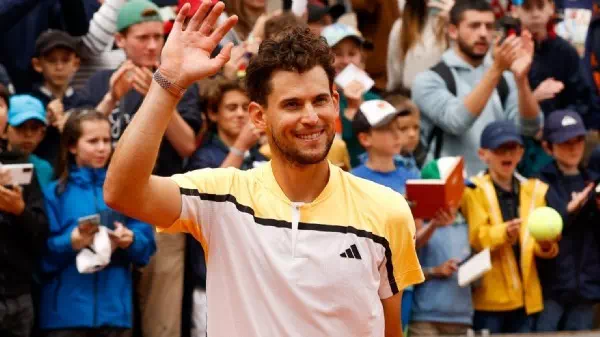 Nach Quali-Niederlage - Fans feiern Dominic Thiem mit Standing Ovations
