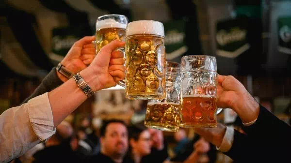 Preiskampf im Handel: - Brauerei-Chef: „Das Bier ist viel zu billig“