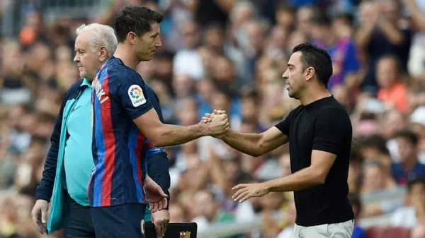 Stürmer gibt Einblicke - Lewy packt über „schwierige Zeit für Xavi“ aus