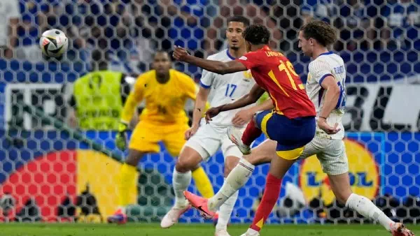 Pressestimmen - „Biest“ und „Magie“: Wunder-Tor überrumpelt Mbappe