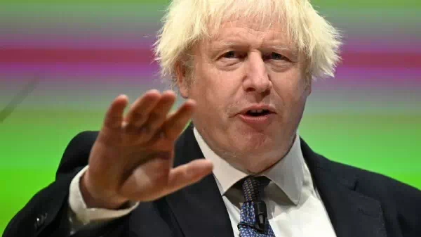 Schräge Aussagen - Boris Johnson in Salzburg: „Brexit rettete Leben“