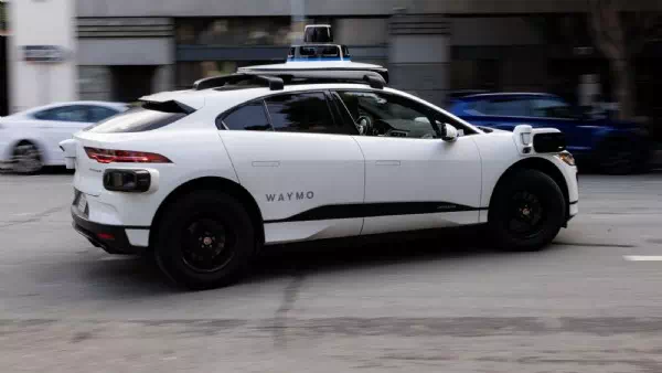 Robotaxis unbeliebt - Selbstfahrendes Auto in San Francisco angezündet