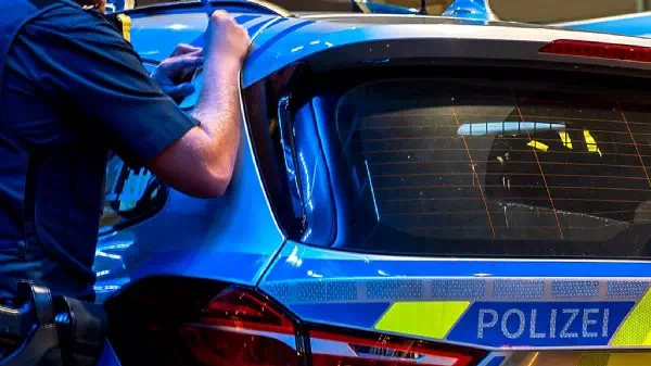 Bluttat in Deutschland - Bewaffneter stürmt Geschäft, erschießt Kassierin