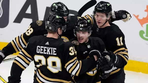 Eishockey - NHL  - Siege für Boston Bruins und Vancouver Canucks