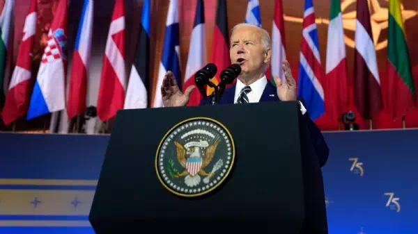 Teleprompter half sehr - Biden hielt pannenfreie Rede bei NATO-Gipfel