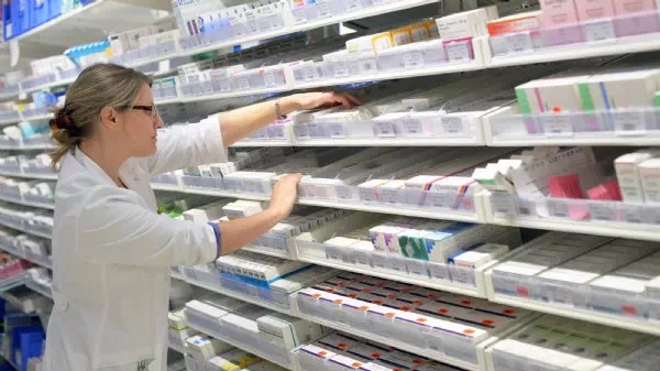 Schmerzmittel etc. - Pharmaindustrie muss 700 Medikamente lagern