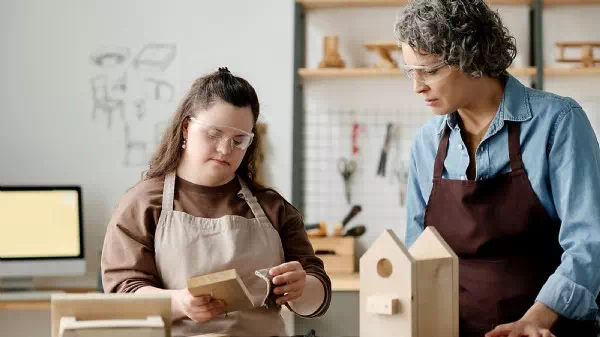 Arbeit in Werkstätten - Menschen mit Behinderungen sollen Lohn bekommen