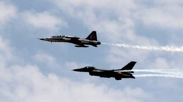 „Höhlen, Bunker“ - Türkei bombardiert wieder PKK-Stellungen im Irak