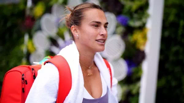 Schulter lädiert - Wimbledon: Sabalenka fällt verletzt aus