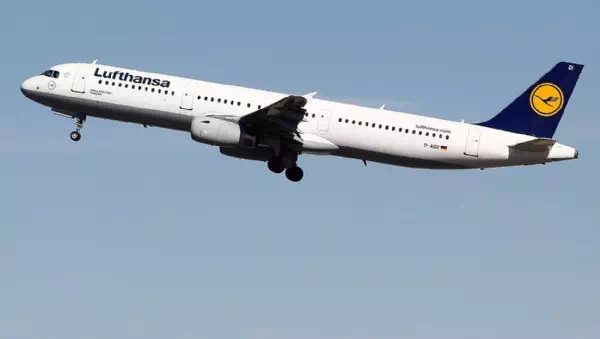 Schock für Passagiere - Deutscher (63) stirbt während Lufthansa-Flug