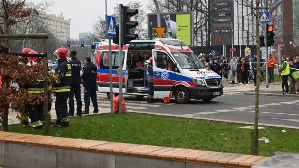 Großer Schock in Polen - Auto fährt in Menschenmenge: 19 Verletzte