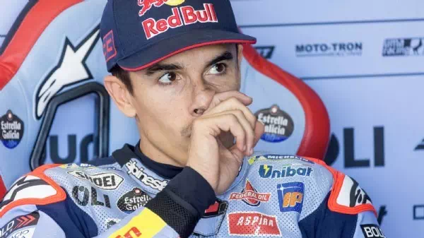 Wirbel um MotoGP-Star - Marc Marquez crasht Gegner – der muss zum Arzt