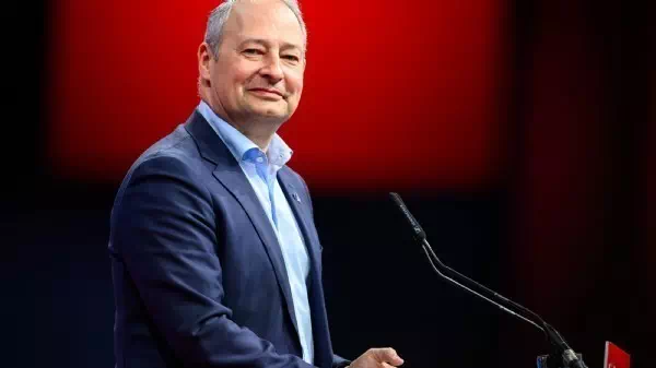 Auf Trumps Spuren - EU-Kandidat Schieder fordert „Europe First“-Pakt