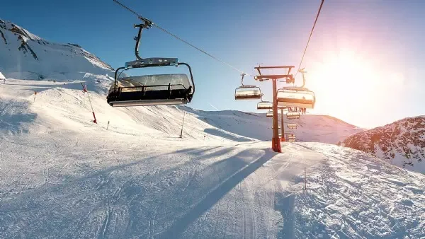 Tragödie in Südtirol - Frauen aus Skilift gestürzt: 83-Jährige sofort tot