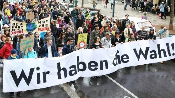 5000 bei Klimastreik - Fridays For Future: „Wählen ist wie Zähne putzen“