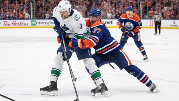 NHL-Play-off - Oilers erzwingen gegen Canucks siebentes Spiel