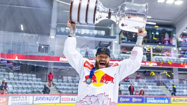 Sieg gegen den KAC - Thomas Raffl: Meistertitel ein „mentaler Kraftakt“
