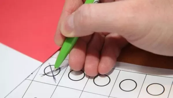 Billiger & effizienter - Fast alles spricht für einen Super-Wahlsonntag