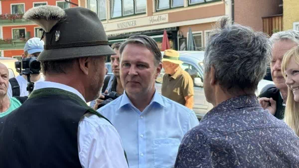 Wahlkampf-Stopp in OÖ - In Goisern betrat Babler ein sicheres SPÖ-Terrain