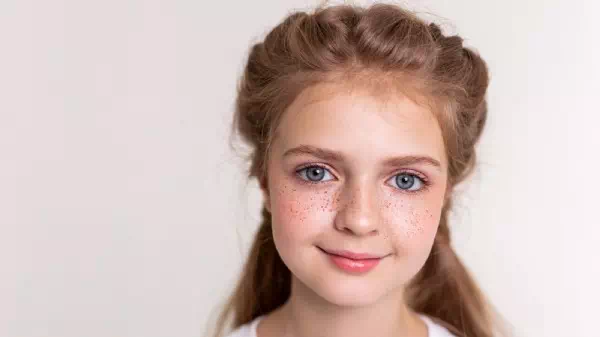 Kinderleicht erklärt - „Warum habe ich Sommersprossen?“