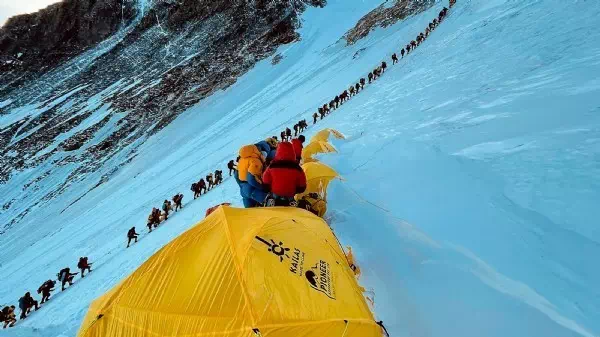 Suche nach Sherpa - Kenianer am Mount Everest gestorben