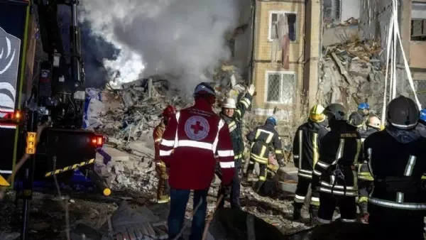 Schwangere verletzt - Russische Drohne zerstört Wohnhaus in Odessa: Tote