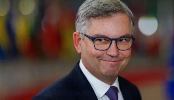 Politiker schwänzen - Haider: „Ein Kickl fehlt mir nicht am Opernball“