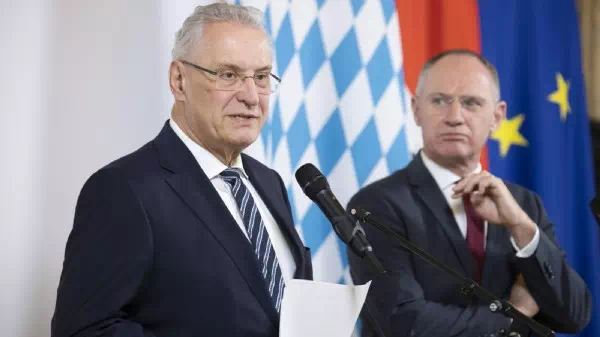 Diskussion um Asyl - Bezahlkarte in Bayern: „Erfahrungen mitnehmen“