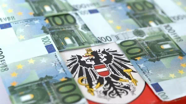 Beim Pflaumenpflücken - Seniorin (85) stürzt in Regentonne und ertrinkt