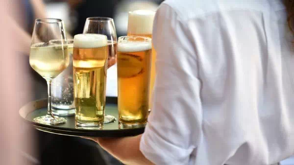 Schwer verletzt - 19-jährige Tochter mit heißem Wasser übergossen
