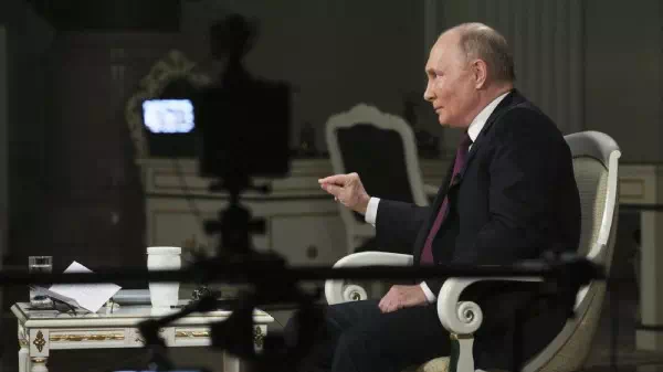 Interview mit Carlson - Putin: Sicher keine Invasion in Polen, „außer ...“