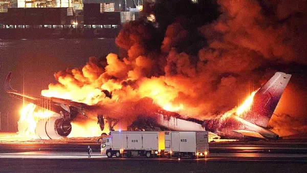 5 Tote nach Kollision - Airbus mit Hunderten Insassen brannte lichterloh