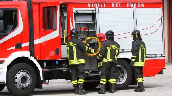 Von Flammen erfasst - Explosion in Bozner Fabrik: Schwerverletzter tot