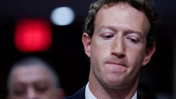 Gefahren für Kinder - Facebook-Chef entschuldigt sich bei Eltern