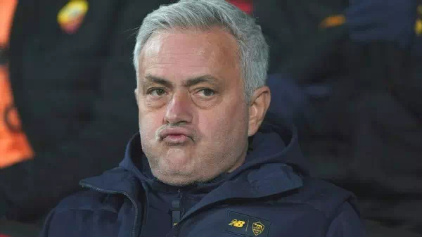 Trainer muss gehen - Serie-A-Paukenschlag! AS Roma feuert Jose Mourinho