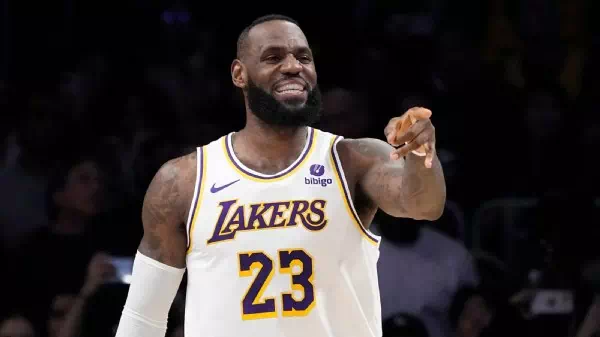 Als erster NBA-Spieler - „King James“ knackt unglaubliche Punkte-Marke